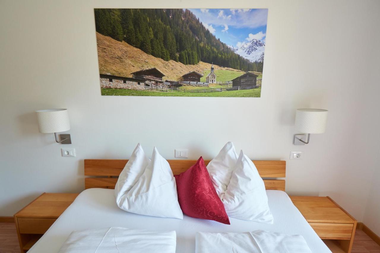 Privatpension Bergkristall San Martino in Passiria Exterior foto