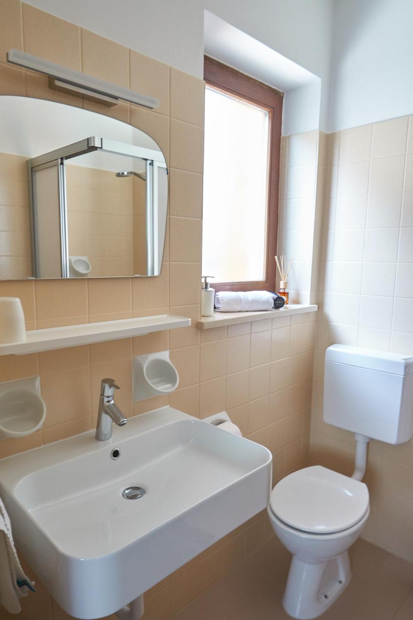Privatpension Bergkristall San Martino in Passiria Habitación foto