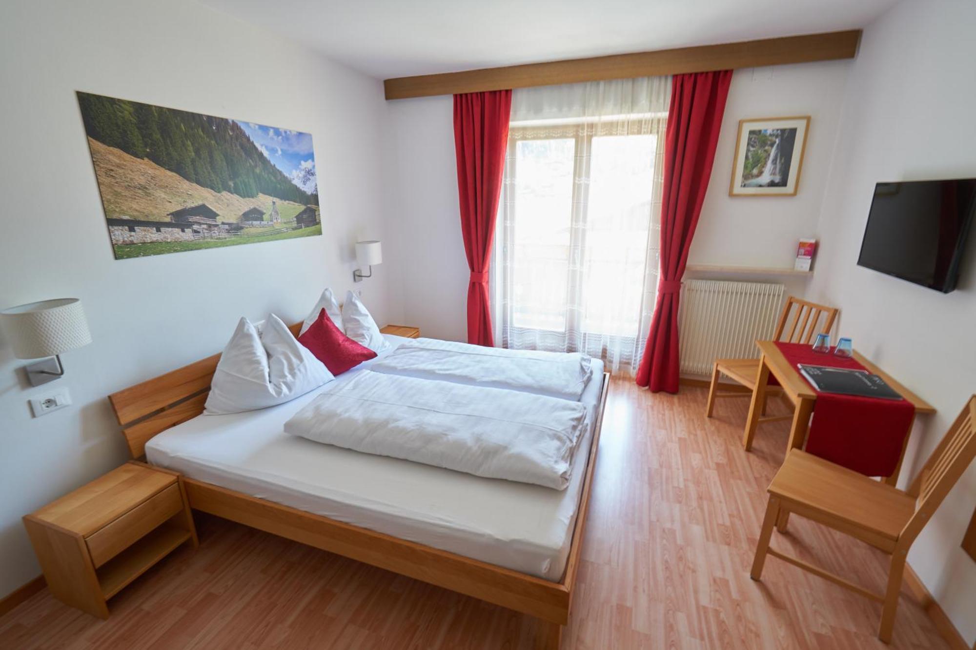 Privatpension Bergkristall San Martino in Passiria Habitación foto